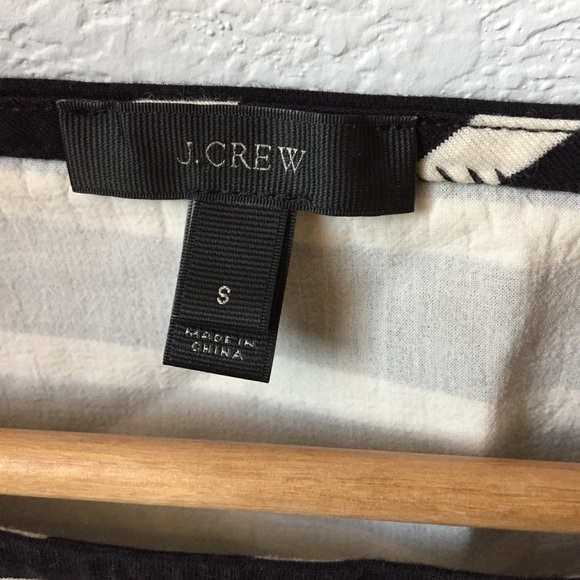 *SOLD* J.Crew Ruffle Sleeved Striped Top Size S - Picture 5 of 8